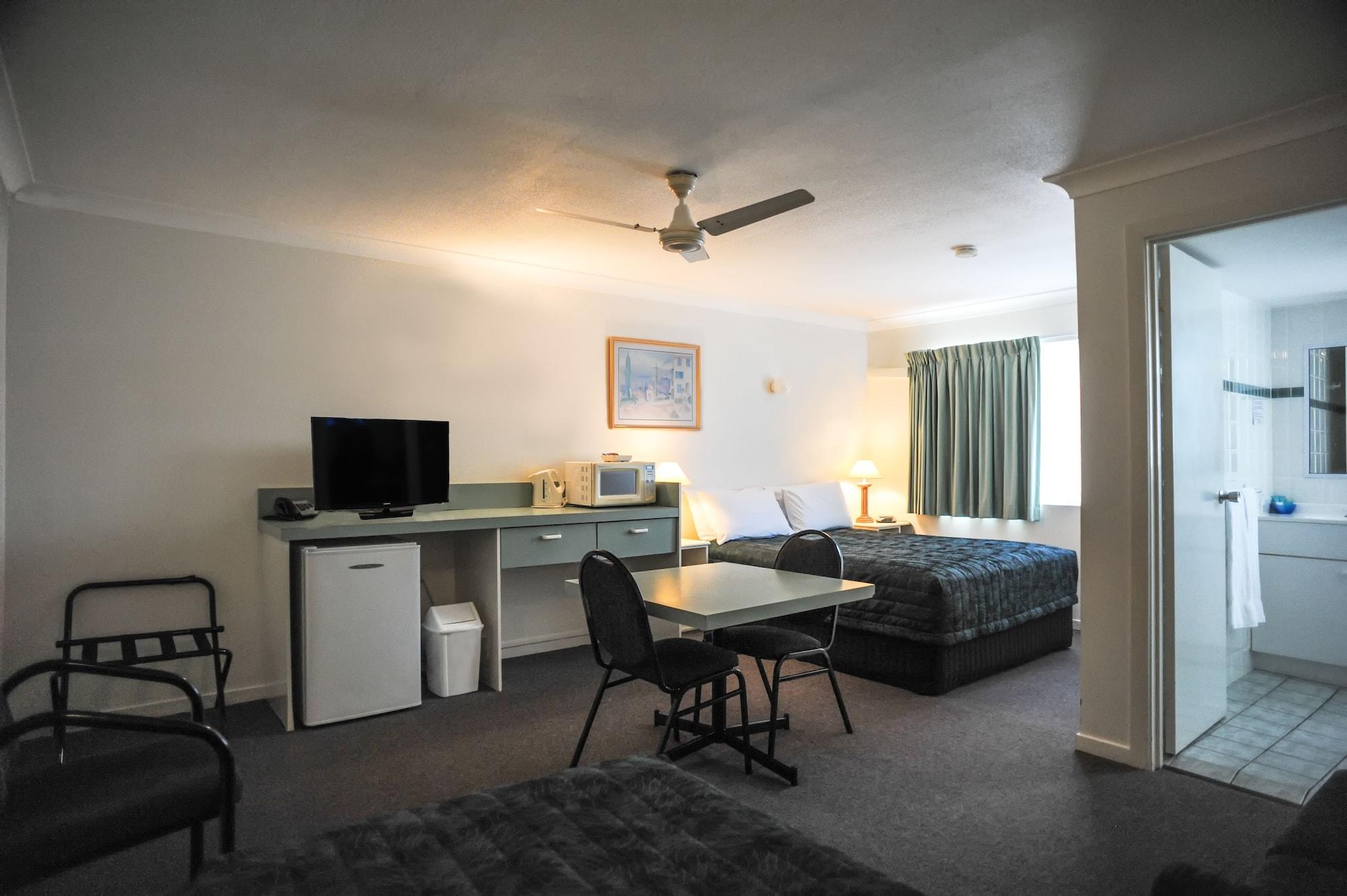 Southport Motel & Apartments โกลด์โคสต์ ภายนอก รูปภาพ