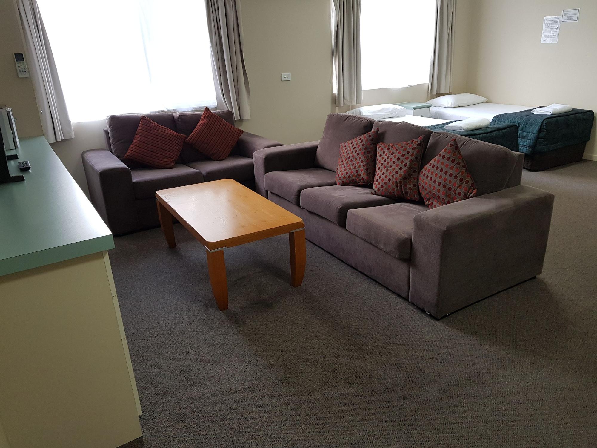 Southport Motel & Apartments โกลด์โคสต์ ภายนอก รูปภาพ