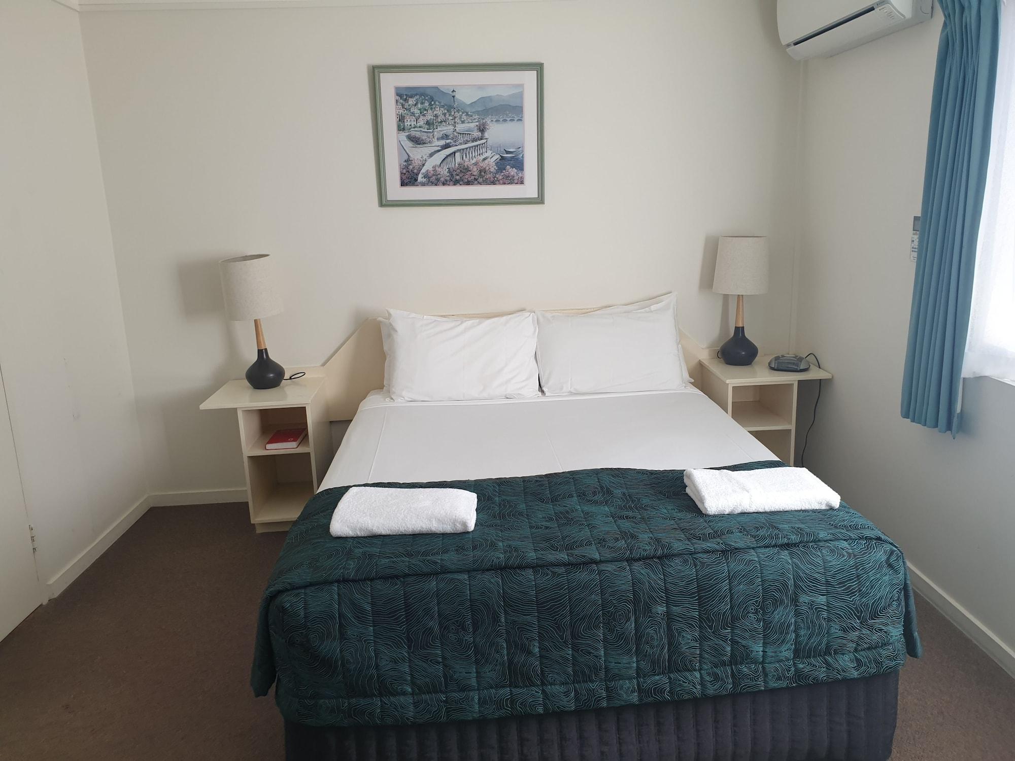 Southport Motel & Apartments โกลด์โคสต์ ภายนอก รูปภาพ