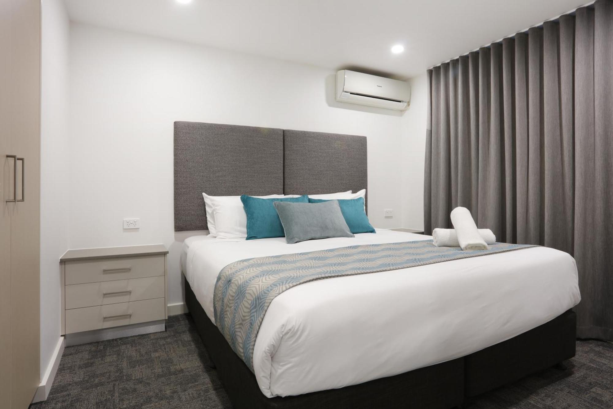 Southport Motel & Apartments โกลด์โคสต์ ภายนอก รูปภาพ