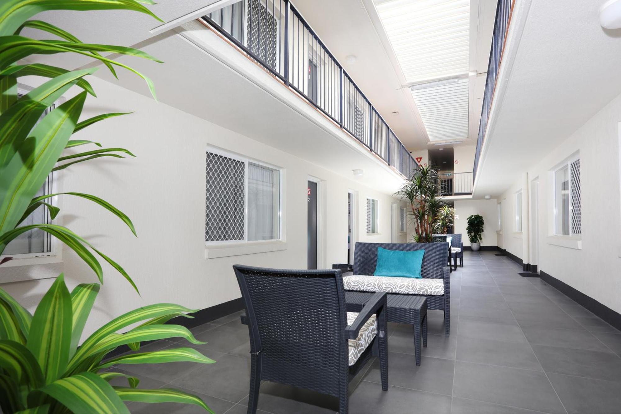 Southport Motel & Apartments โกลด์โคสต์ ภายนอก รูปภาพ